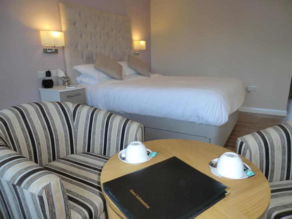 Coombe Dale Accommodation Lulsgate Bottom Habitación foto