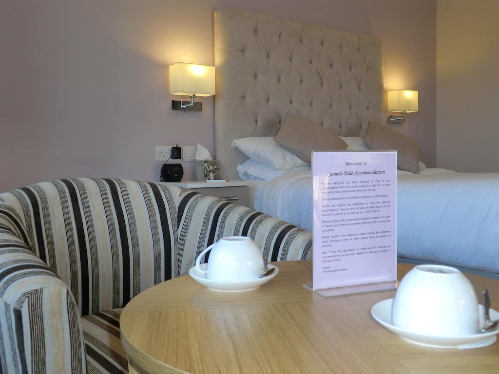 Coombe Dale Accommodation Lulsgate Bottom Habitación foto